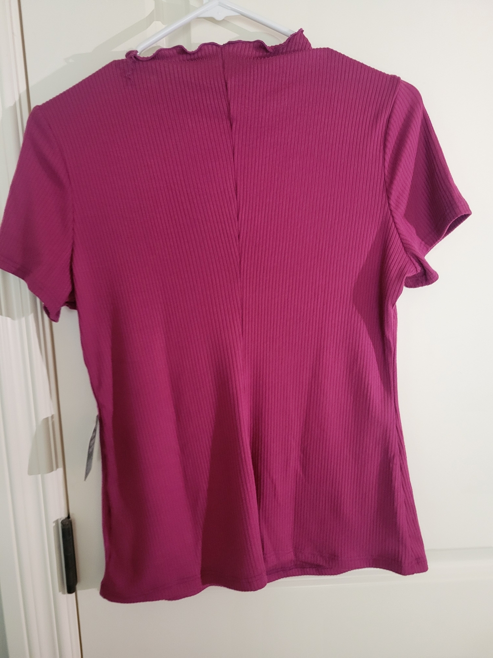 Express Ribbed Short-Sleeve Mock Ruffle Top - Magenta/fushia - Picture 3 of 3